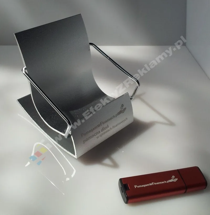 fotografia reklamowa w Częstochowie podstawki pod telefon i pendriva