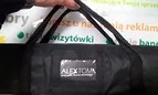 zdjęcie torby do przechowywania rollup'a z widokiem okienka w które można włożyć podgląd grafiki lub kartkę z informacją o zawartości